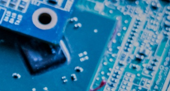 ?？抵悄茏x碼器/工業相機助力PCB板不良品檢測
