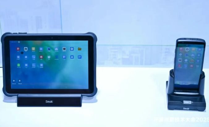 開源鴻蒙技術大會2025|東集鴻蒙5.0智能終端驚艷亮相，賦能信創產業數字化轉型